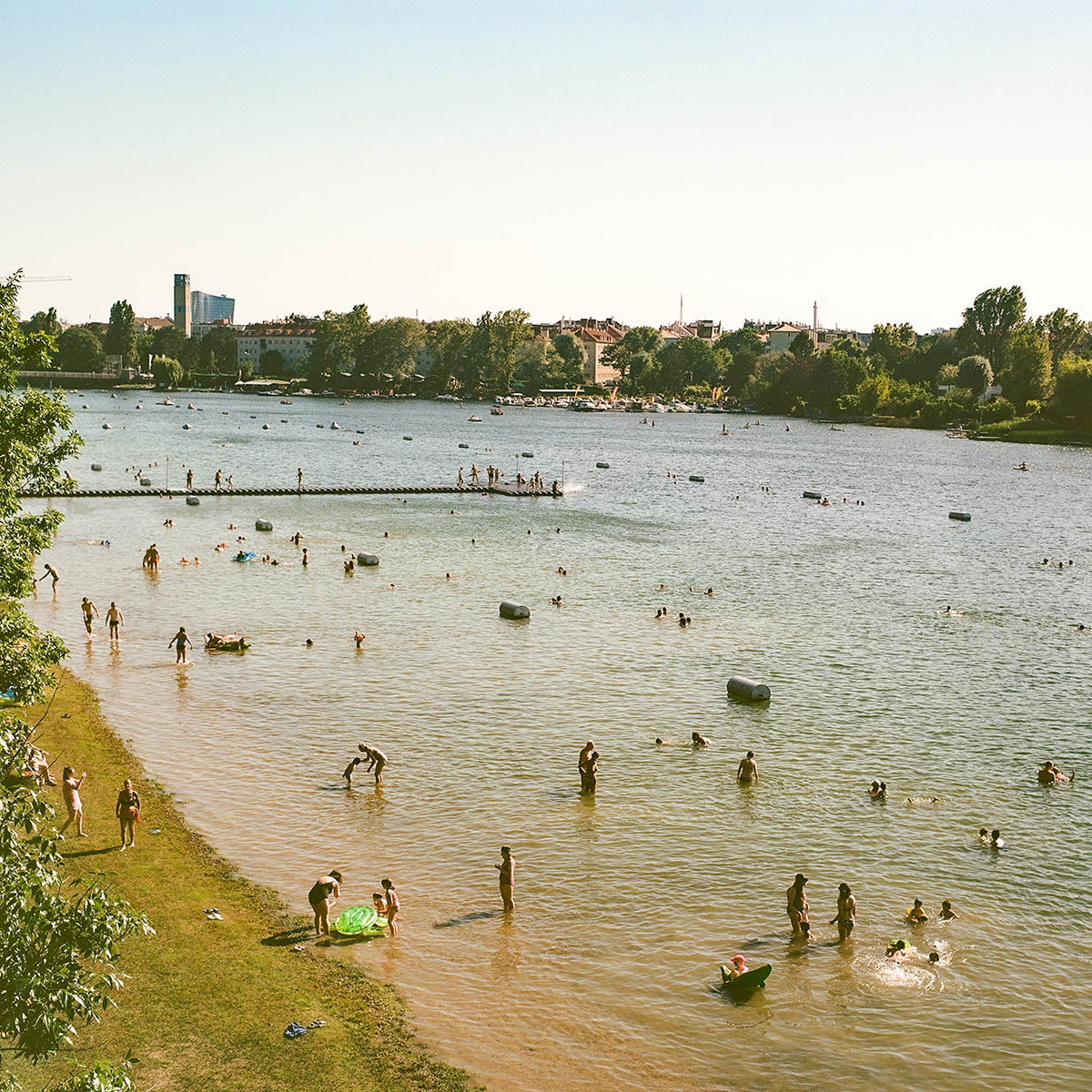 Plantsch! A Summer in the Gänsehäufel