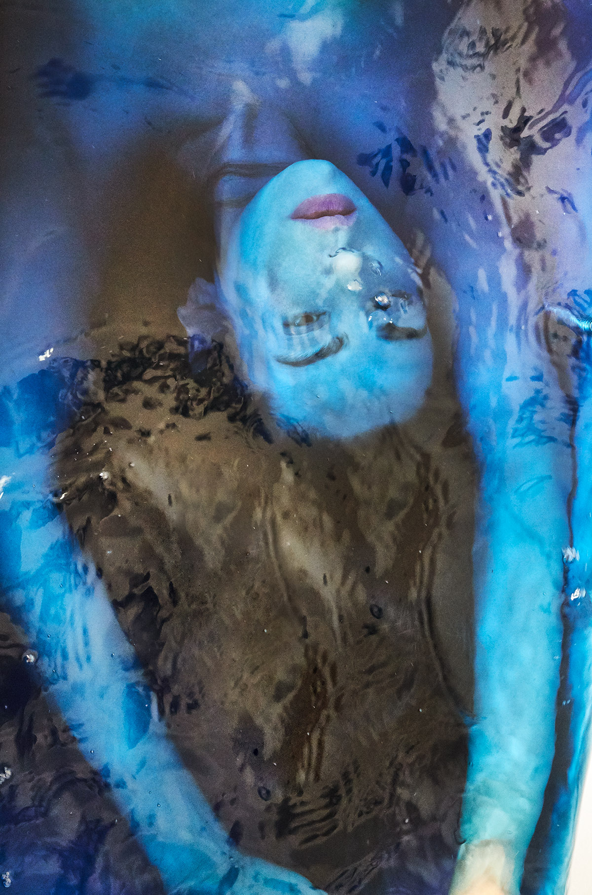 Selfportrait Hilde van Mas, submerged, 2021