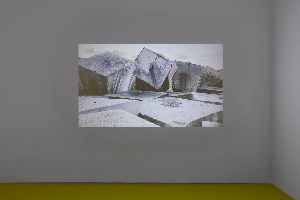 video screening/ Surrender, Kahan Art Space Vienna, 2022 photo: Kunstdokumentation