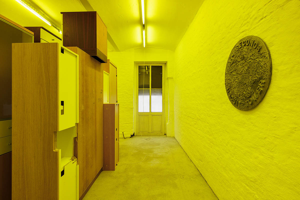 James Lewis, Living Stone, Installation view, Pech, Vienna, 2024 © kunst-dokumentation.com