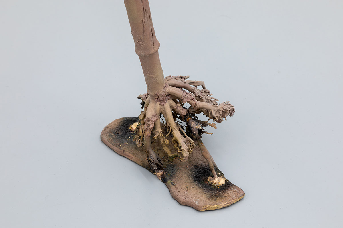 Luca Francesconi, Xenoestrogeno, 2021, bronze, cm 175 x 52 x 30 cad., Photo: Danilo Donzelli (detail)