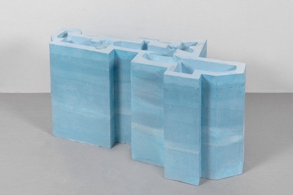 Connected Pools, 2020 Plaster, pigment color and paint 30 × 57,3 × 26,7 cm Ed. Unique in a series of 2 + 1 AP Courtesy of the Artist and Galleria Raffaella Cortese, Milan Photo: Lorenzo Palmieri