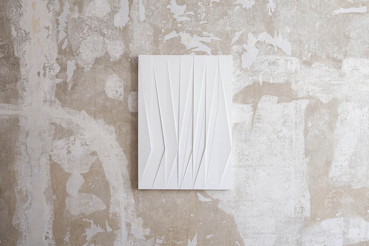 Parsa Khalili, Slice I (2024), 60 x 80 cm; Acrylic, Particleboard on Gesso Board. Photo: Emilia Milewska
